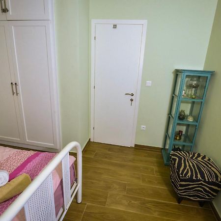 Gorgeous Apartment In The City Center Солун Екстериор снимка