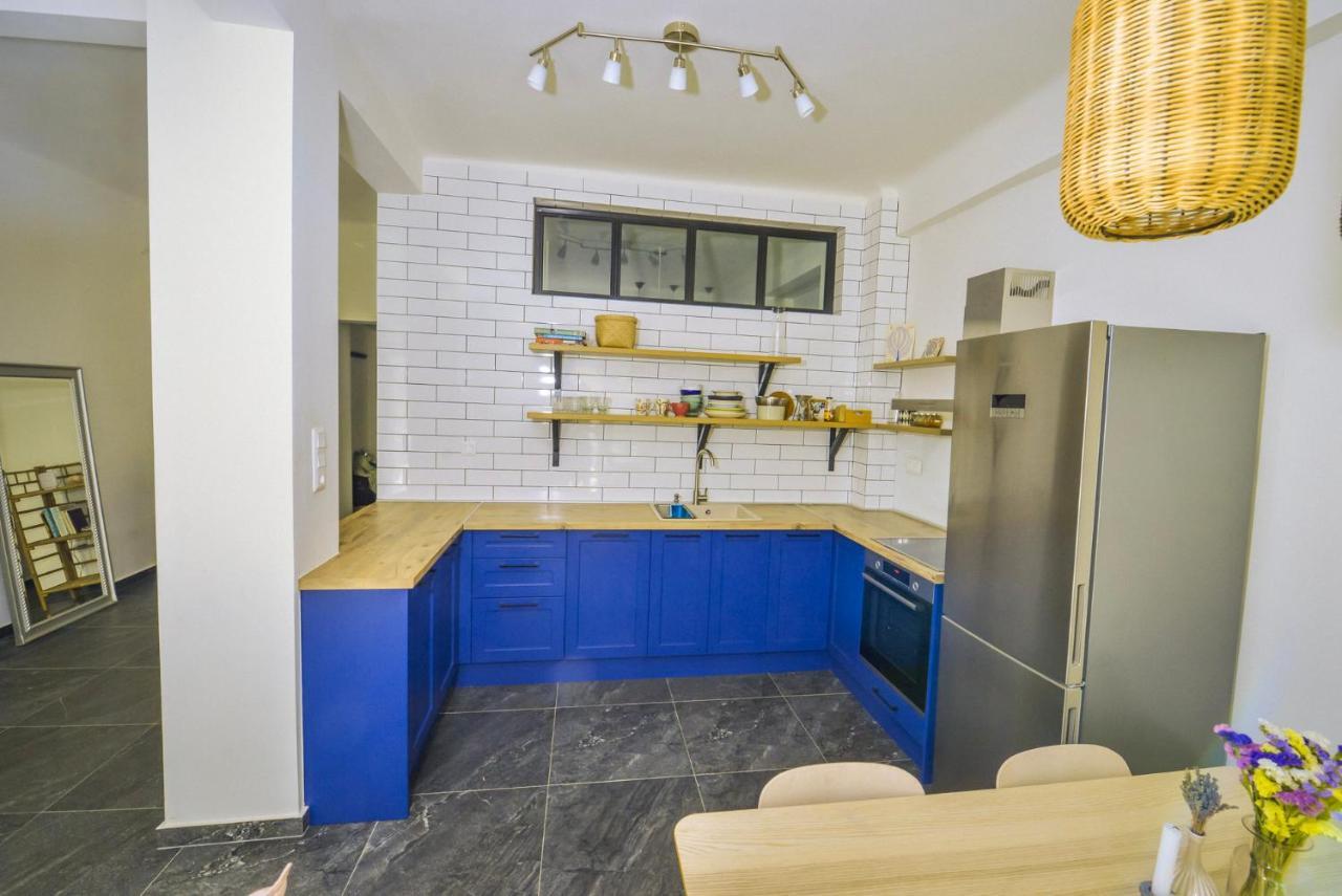 Gorgeous Apartment In The City Center Солун Екстериор снимка