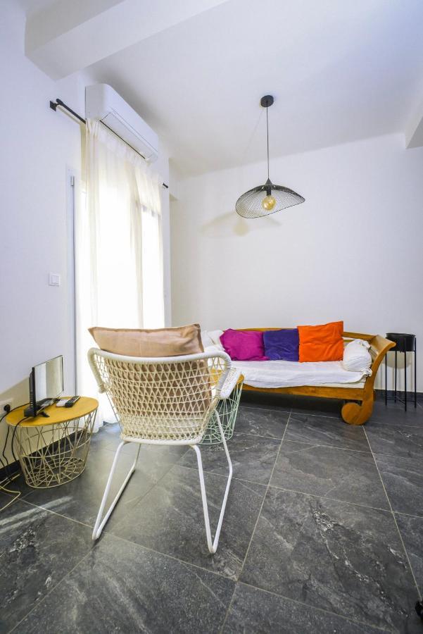 Gorgeous Apartment In The City Center Солун Екстериор снимка