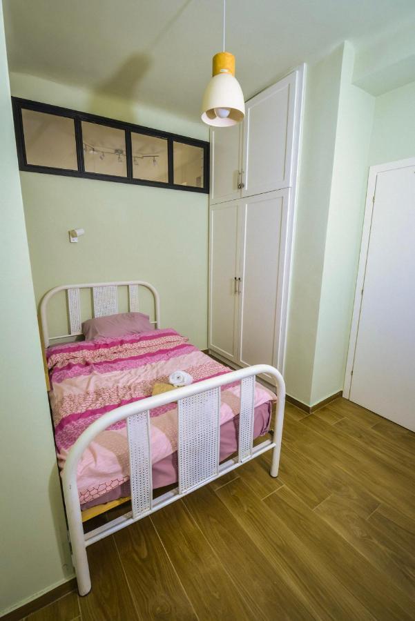 Gorgeous Apartment In The City Center Солун Екстериор снимка