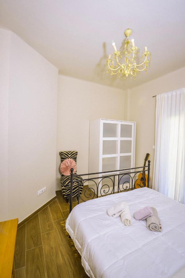 Gorgeous Apartment In The City Center Солун Екстериор снимка