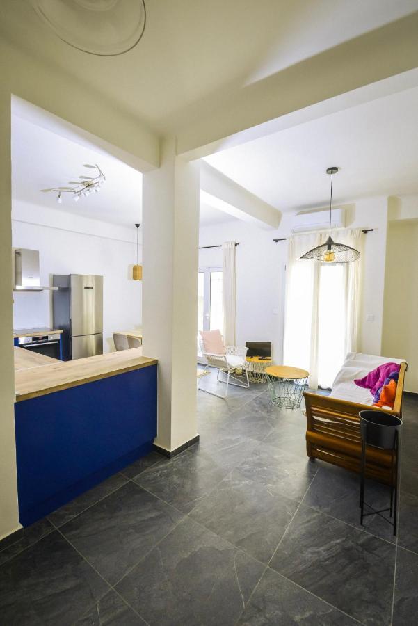 Gorgeous Apartment In The City Center Солун Екстериор снимка