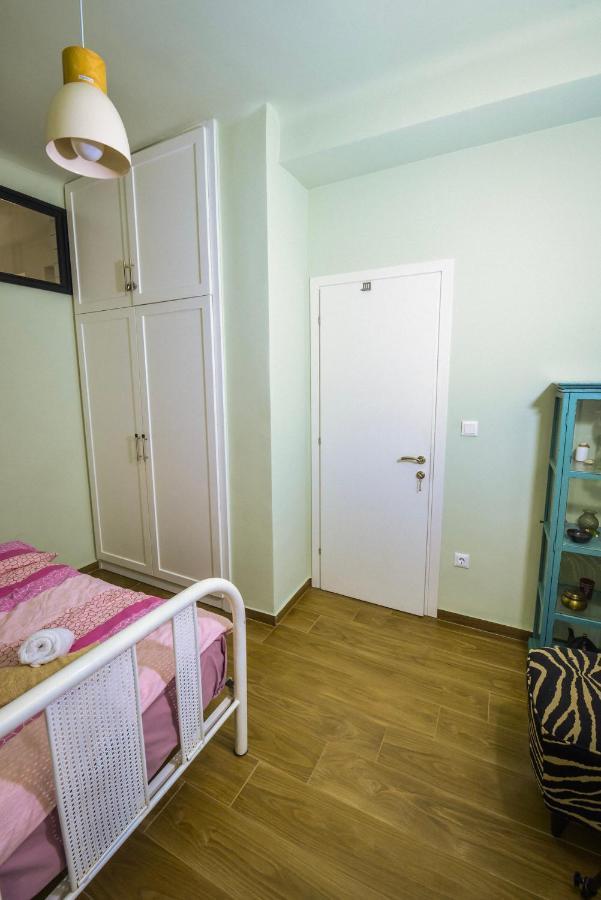 Gorgeous Apartment In The City Center Солун Екстериор снимка